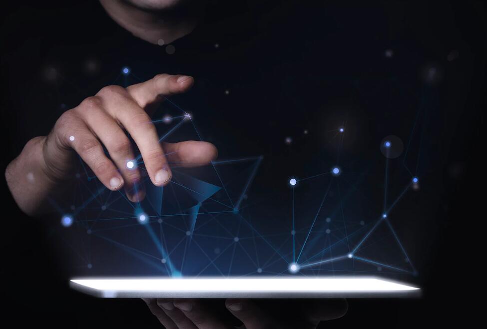 为什么英雄联盟走的时候停停卡卡的 英雄联盟卡